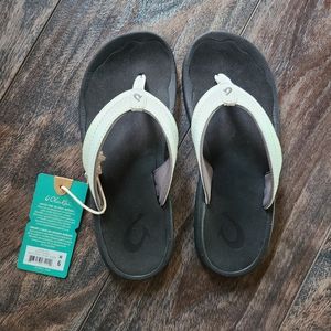 Womens Olukai Ohana flip flops size 6